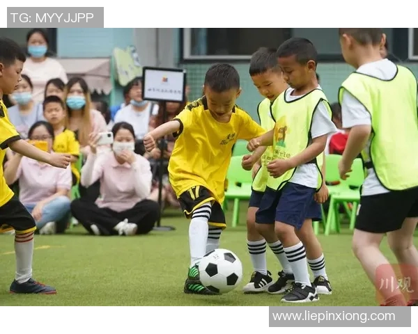 足球点球的技巧与心理战术解析助你成为罚球高手 足球点球的技巧与心理战术解析助你成为罚球高手